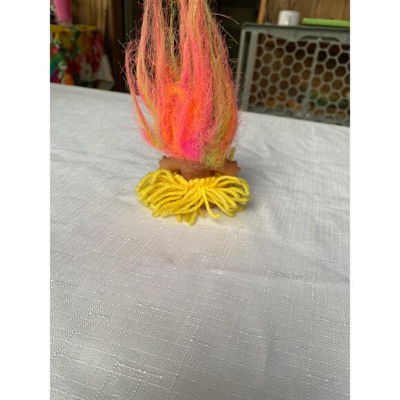 VTG Dam Troll Doll apx 3 in tall Neon rainbow hair red eyes, yarn Hula skirt EUC - Picture 5 of 13